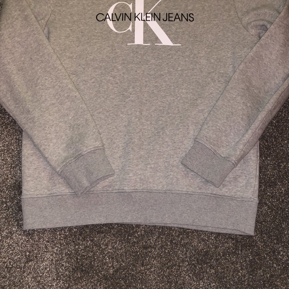 Calvin Klein Crewneck - Picture 6 of 9